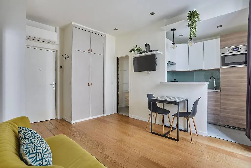 Rent A Room Apartments - Alma Paris